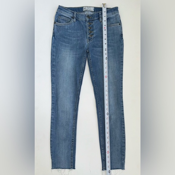 Free People Button-Fly Skinny Jeans Blue Raw Hem Mid Rise Stretch 27 - Picture 13 of 13